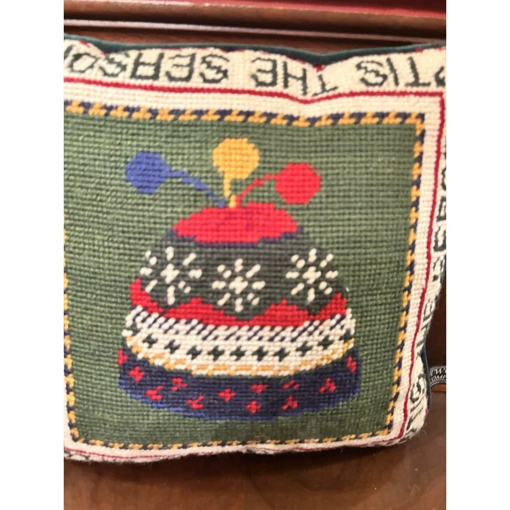 Two's Company Wool Needlepoint Christmas‎ Pillow Knit Hat Tis The Season 9x9